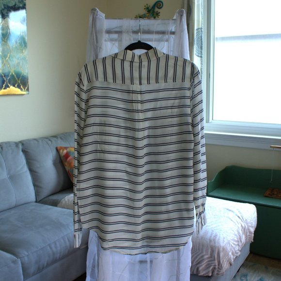 Banana Republic Buttoned Down Shirt | Navy & White Shirt - Picture 2 of 4